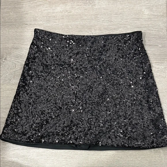Abercrombie & Fitch Scarlett Sequins Black Mini Skirt - Picture 2 of 5